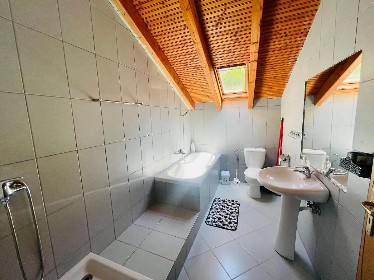 Villa Nel'son Vlorë 0*,