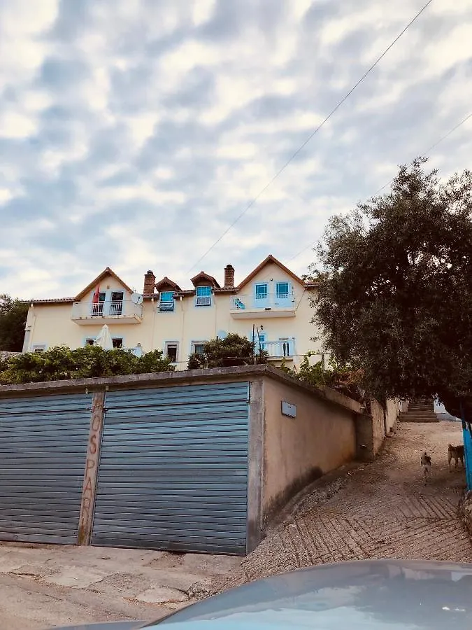 Villa Nel'Son Vlorë 民宿